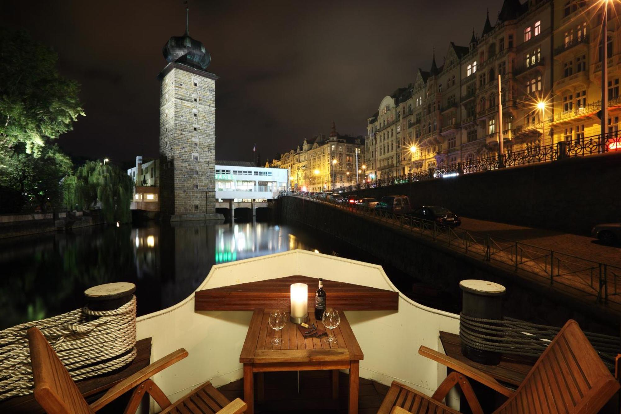 Boat Hotel Matylda Prague Exterior photo